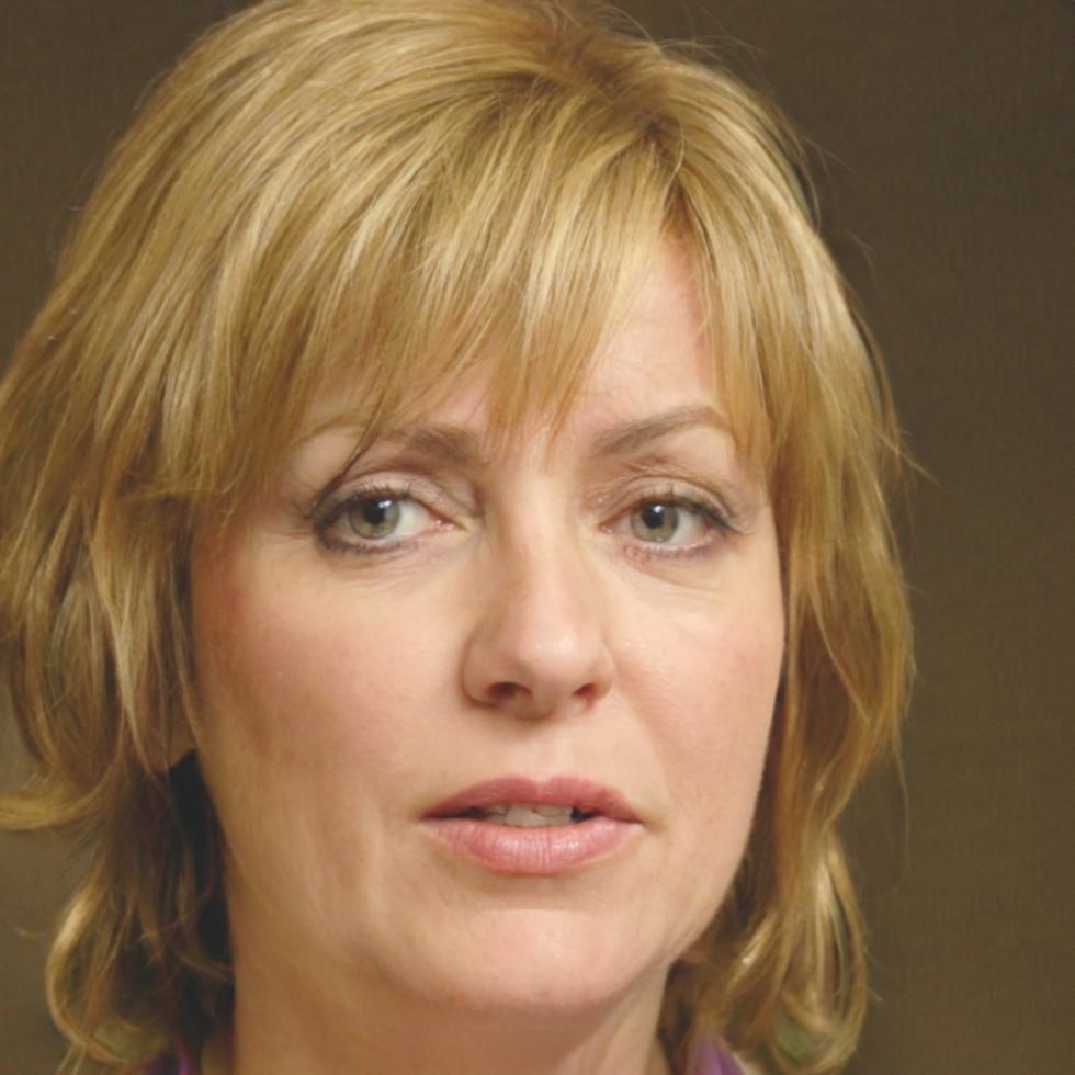 Portrait professionnel de Camille Rousseau, formatrice en analyse financière